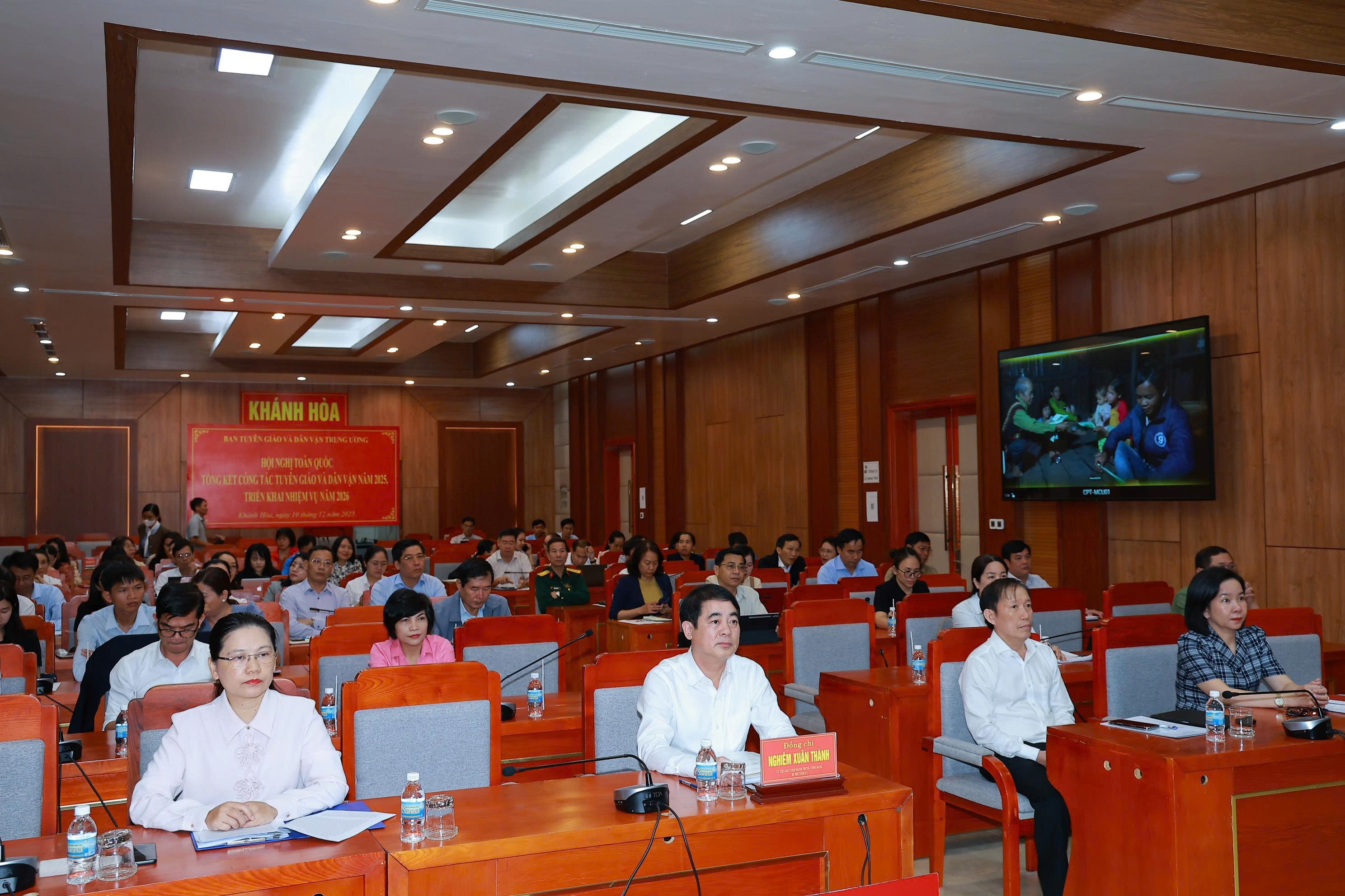 Đồng chí Bí thư Tỉnh ủy chủ trì Hội nghị toàn quốc tổng kết công tác tuyên giáo và dân vận năm 2025 tại điểm cầu Khánh Hòa